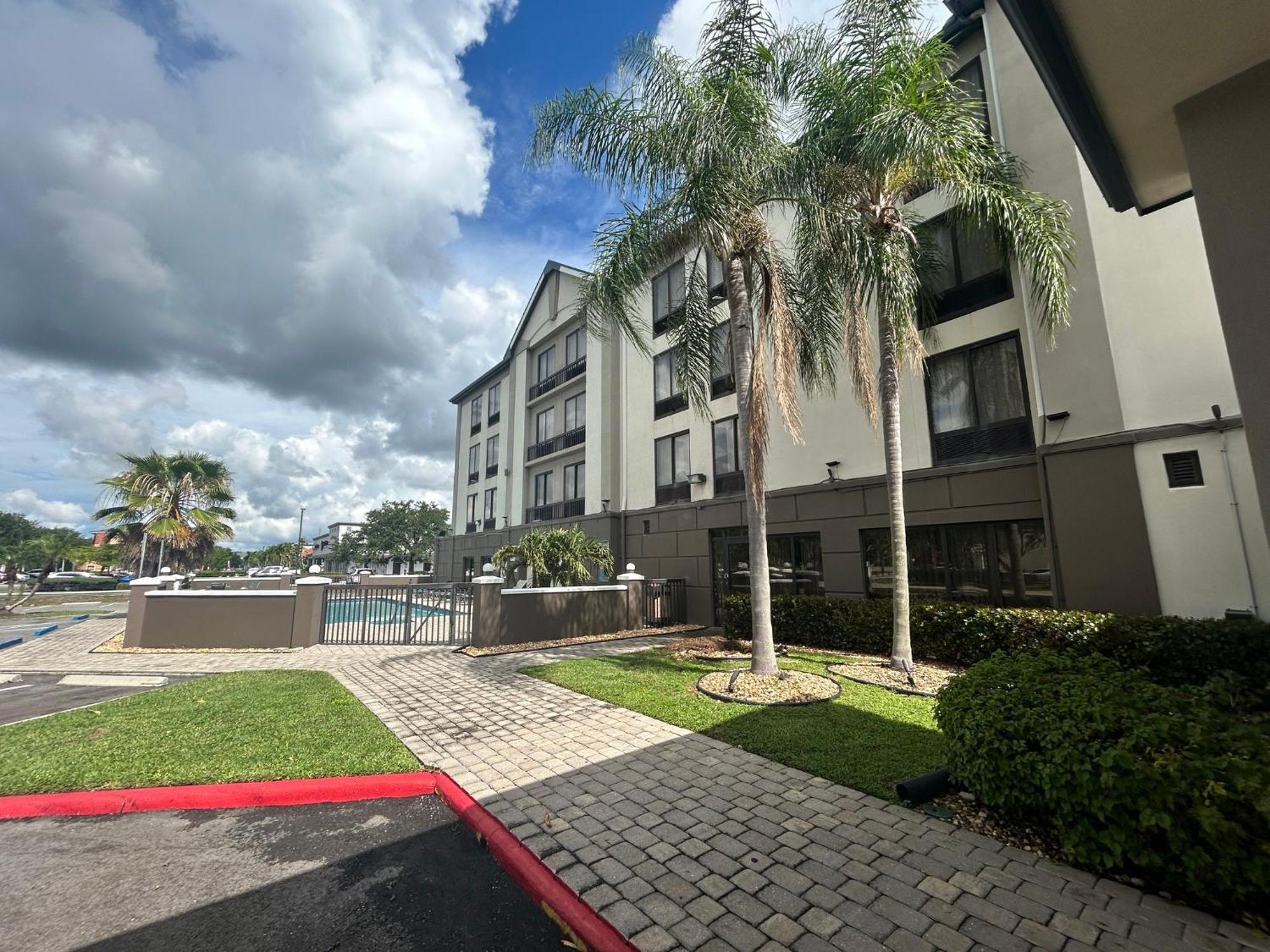 Airport Inn Fort Myers Exterior photo