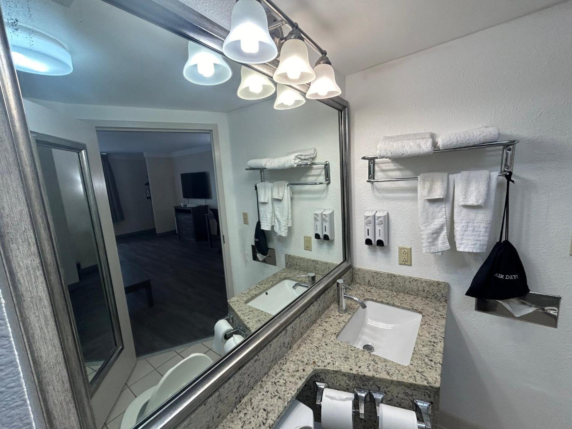 Airport Inn Fort Myers Exterior photo